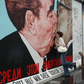 2005. Берлинская стена. Поцелуй.