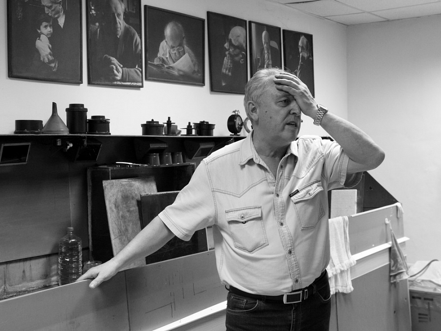 Юлия Боровикова. «Сергей Новиков в фотолаборатории». 28 баллов
