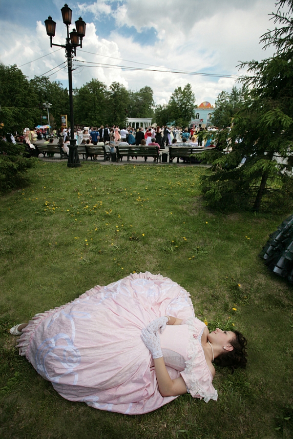 Пушкинский пикник. Притомилась. Июнь 2011г